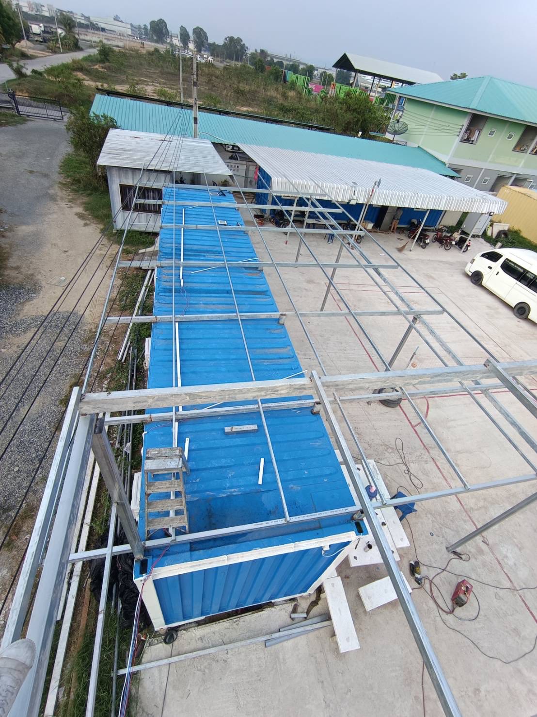 งานทำหลังคาโรงจอดรถ และคลุมตู้คอนเทนเนอร์ 